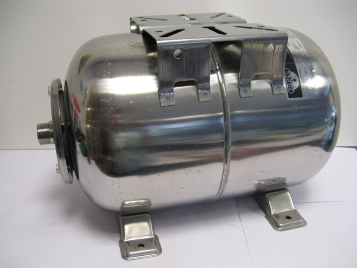 RVS Membraantank 60 liter Horizontaal Zilmet Inox Pro met pompplateau